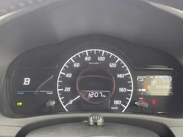 日産 ノート e－パワー ニスモ 熊本県 2020(令2)年 6.6万km スーパーブラック ワンオーナー　/ニスモ専用スポーツシート/純正ナビ（ＣＤ・ＤＶＤ・フルセグ・ＢＴ・ＳＤ・ｉｐｏｄ）/純正フルエアロ　/前後クリアランスソナー　/衝突軽減ブレーキ　/エマージェンシーブレーキ　/車線逸脱警報　/踏み間違い衝突防止　/純正フロアマット/純正１６インチAW/オートライト/LEDヘッドライト/フォグライト/スマートキー/プッシュスタート