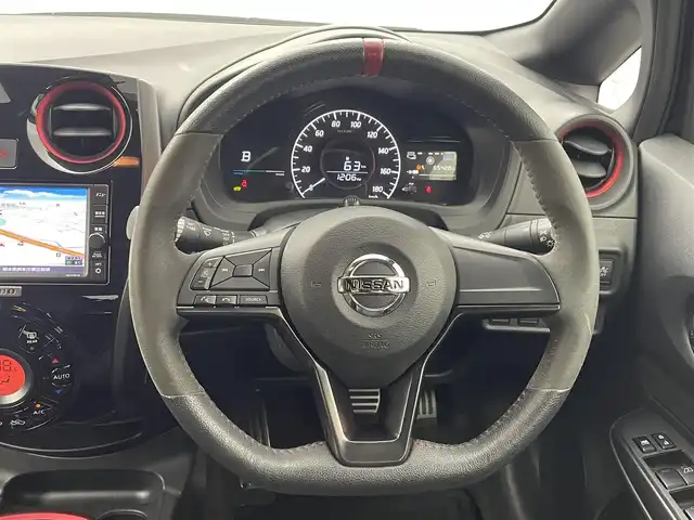 日産 ノート e－パワー ニスモ 熊本県 2020(令2)年 6.6万km スーパーブラック ワンオーナー　/ニスモ専用スポーツシート/純正ナビ（ＣＤ・ＤＶＤ・フルセグ・ＢＴ・ＳＤ・ｉｐｏｄ）/純正フルエアロ　/前後クリアランスソナー　/衝突軽減ブレーキ　/エマージェンシーブレーキ　/車線逸脱警報　/踏み間違い衝突防止　/純正フロアマット/純正１６インチAW/オートライト/LEDヘッドライト/フォグライト/スマートキー/プッシュスタート
