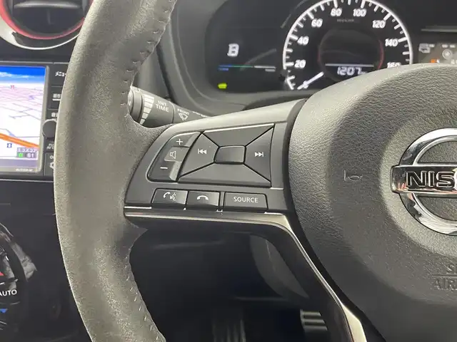 日産 ノート e－パワー ニスモ 熊本県 2020(令2)年 6.6万km スーパーブラック ワンオーナー　/ニスモ専用スポーツシート/純正ナビ（ＣＤ・ＤＶＤ・フルセグ・ＢＴ・ＳＤ・ｉｐｏｄ）/純正フルエアロ　/前後クリアランスソナー　/衝突軽減ブレーキ　/エマージェンシーブレーキ　/車線逸脱警報　/踏み間違い衝突防止　/純正フロアマット/純正１６インチAW/オートライト/LEDヘッドライト/フォグライト/スマートキー/プッシュスタート