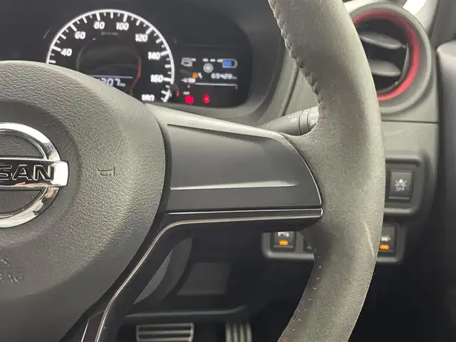 日産 ノート e－パワー ニスモ 熊本県 2020(令2)年 6.6万km スーパーブラック ワンオーナー　/ニスモ専用スポーツシート/純正ナビ（ＣＤ・ＤＶＤ・フルセグ・ＢＴ・ＳＤ・ｉｐｏｄ）/純正フルエアロ　/前後クリアランスソナー　/衝突軽減ブレーキ　/エマージェンシーブレーキ　/車線逸脱警報　/踏み間違い衝突防止　/純正フロアマット/純正１６インチAW/オートライト/LEDヘッドライト/フォグライト/スマートキー/プッシュスタート