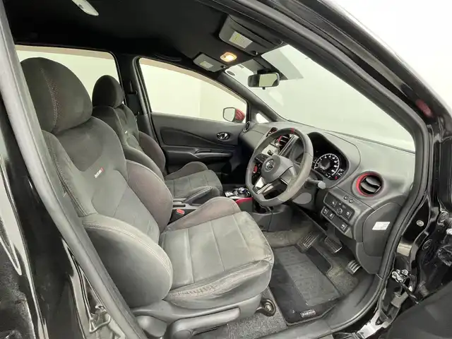日産 ノート e－パワー ニスモ 熊本県 2020(令2)年 6.6万km スーパーブラック ワンオーナー　/ニスモ専用スポーツシート/純正ナビ（ＣＤ・ＤＶＤ・フルセグ・ＢＴ・ＳＤ・ｉｐｏｄ）/純正フルエアロ　/前後クリアランスソナー　/衝突軽減ブレーキ　/エマージェンシーブレーキ　/車線逸脱警報　/踏み間違い衝突防止　/純正フロアマット/純正１６インチAW/オートライト/LEDヘッドライト/フォグライト/スマートキー/プッシュスタート