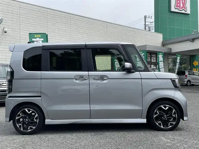 ホンダ Ｎ ＢＯＸ カスタム G L ターボ ホンダセンシング 東京都 2017(平29)年 3.8万km ルナシルバーM ワンオーナー/純正SDナビ（VXM-184VFi）/・フルセグTV/Bluetoothオーディオ/DVD/両側電動スライドドア/バックカメラ/ドライブレコーダー/Honda SENSING/・衝突軽減ブレーキ/・誤発進抑制機能/・後方誤発進抑制機能/・歩行者事故低減ステアリング/・路外逸脱抑制機能/・アダプティブ・クルーズ・コントロール/・LKAS〈車線維持支援システム〉/・オートハイビーム/・先行車発進お知らせ機能/・標識認識機能/純正15インチアルミホイール/LEDヘッドライト/ETC/保証書/取扱説明書/スペアキー
