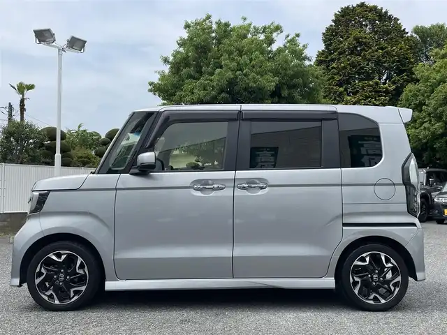 ホンダ Ｎ ＢＯＸ カスタム G L ターボ ホンダセンシング 東京都 2017(平29)年 3.8万km ルナシルバーM ワンオーナー/純正SDナビ（VXM-184VFi）/・フルセグTV/Bluetoothオーディオ/DVD/両側電動スライドドア/バックカメラ/ドライブレコーダー/Honda SENSING/・衝突軽減ブレーキ/・誤発進抑制機能/・後方誤発進抑制機能/・歩行者事故低減ステアリング/・路外逸脱抑制機能/・アダプティブ・クルーズ・コントロール/・LKAS〈車線維持支援システム〉/・オートハイビーム/・先行車発進お知らせ機能/・標識認識機能/純正15インチアルミホイール/LEDヘッドライト/ETC/保証書/取扱説明書/スペアキー