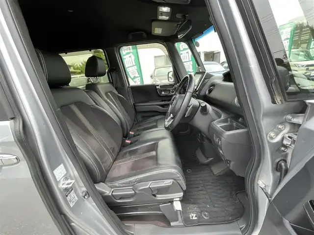 ホンダ Ｎ ＢＯＸ カスタム G L ターボ ホンダセンシング 東京都 2017(平29)年 3.8万km ルナシルバーM ワンオーナー/純正SDナビ（VXM-184VFi）/・フルセグTV/Bluetoothオーディオ/DVD/両側電動スライドドア/バックカメラ/ドライブレコーダー/Honda SENSING/・衝突軽減ブレーキ/・誤発進抑制機能/・後方誤発進抑制機能/・歩行者事故低減ステアリング/・路外逸脱抑制機能/・アダプティブ・クルーズ・コントロール/・LKAS〈車線維持支援システム〉/・オートハイビーム/・先行車発進お知らせ機能/・標識認識機能/純正15インチアルミホイール/LEDヘッドライト/ETC/保証書/取扱説明書/スペアキー