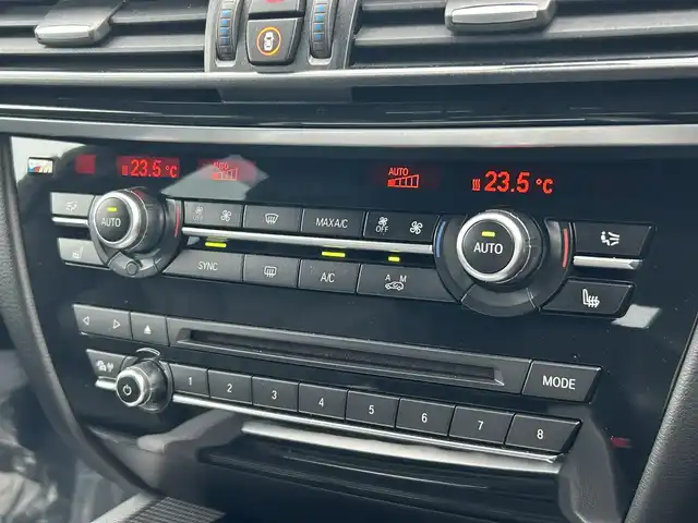 ＢＭＷ Ｘ５ xDrive 35d Mスポーツ 道南・函館 2016(平28)年 8.3万km アルピンホワイトⅢ 純正ナビTV・CD・DVD再生/（Bluetooth・USB/AUX）/サンルーフ/黒革シート/シートヒーター/ビルトインETC/コンフォートアクセス/アンビエントライト/LEDヘッドライト・LEDフォグライト/リヤパワーゲート/バックカメラ/前後コーナーセンサー/純正AWスタッドレス車内積み/前後社外リップスポイラー/エアロミラーカバー/新車時保証書/取扱説明書