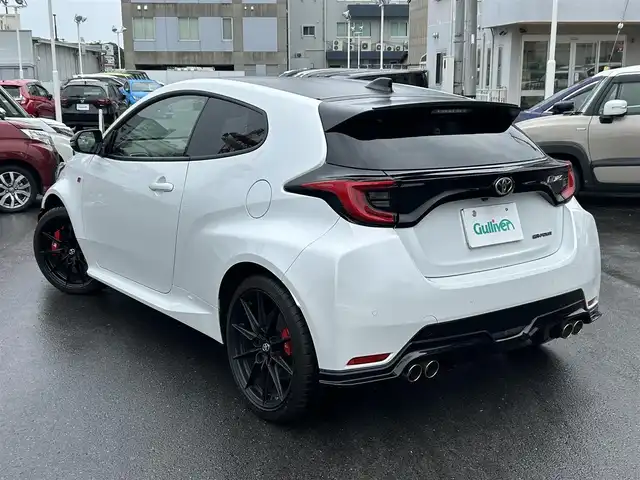 トヨタ ＧＲヤリス RZ ハイパフォーマンス ファーストED 島根県 2020(令2)年 1.3万km プラチナホワイトパールマイカ 4WD/純正メモリナビ　/(フルセグＴＶ・Ｂｌｕｅｔｏｏｔｈ接続)　/ＪＢＬサウンド/前後ドライブレコーダー/ビルトインＥＴＣ　/バックカメラ　/ハーフレザーシート/前席シートヒーター/ステアリングヒーター　/前後コーナーセンサー/レーンアシスト/クルーズコントロール/衝突軽減ブレーキ/横滑り防止装置/アイドリングストップ/スマートキー/プッシュスタート/純正LEDヘッドライト/純正18インチアルミホイール/純正フロアマット