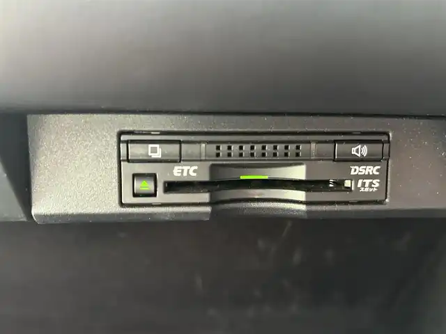 レクサス ＮＸ 300h 長崎県 2015(平27)年 4.4万km スターライトブラックガラスフレーク 純正ナビ/（CD/DVD/BT/フルセグ）/バックカメラ/衝突軽減システム/レーンアシスト/ブラインドスポットモニター/コーナーセンサー/レーダークルーズ/ETC/前席パワーシート/パワーバックドア/パドルシフト/前後ドライブレコーダー/社外レーダー（ZERO330V）/純正18インチAW