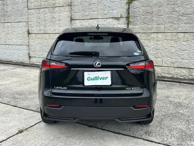 レクサス ＮＸ 300h 長崎県 2015(平27)年 4.4万km スターライトブラックガラスフレーク 純正ナビ/（CD/DVD/BT/フルセグ）/バックカメラ/衝突軽減システム/レーンアシスト/ブラインドスポットモニター/コーナーセンサー/レーダークルーズ/ETC/前席パワーシート/パワーバックドア/パドルシフト/前後ドライブレコーダー/社外レーダー（ZERO330V）/純正18インチAW