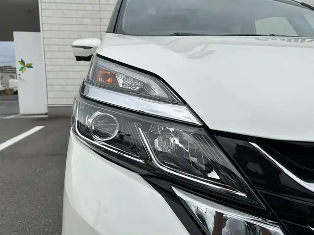 日産 セレナ ハイウェイスターVセレクションⅡ 福岡県 2018(平30)年 7.1万km ブリリアントホワイトパール 純正９型メモリーナビ（フルセグTV・CD・DVD・BT）アラウンドビューモニターエマージェンシーブレーキコーナーセンサー/両側パワースライドドア純正ドラレコETC純正LED・アルミホイールスマートキープッシュスタートnismoドアハンドルプロテクター