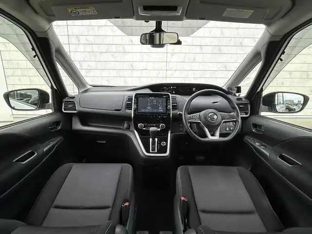 日産 セレナ ハイウェイスターVセレクションⅡ 福岡県 2018(平30)年 7.1万km ブリリアントホワイトパール 純正９型メモリーナビ（フルセグTV・CD・DVD・BT）アラウンドビューモニターエマージェンシーブレーキコーナーセンサー/両側パワースライドドア純正ドラレコETC純正LED・アルミホイールスマートキープッシュスタートnismoドアハンドルプロテクター