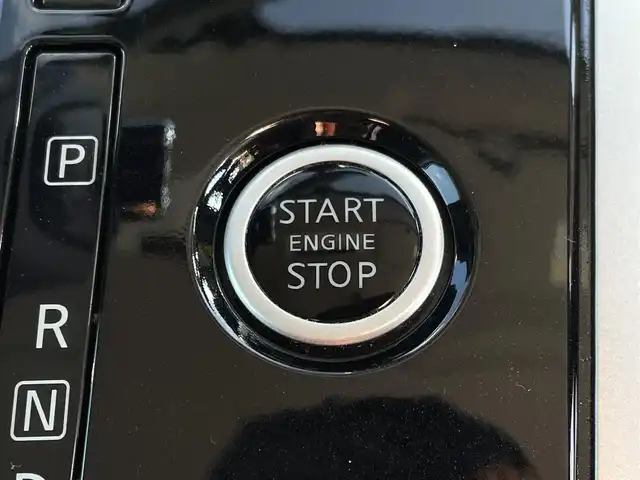 日産 セレナ ハイウェイスターVセレクションⅡ 福岡県 2018(平30)年 7.1万km ブリリアントホワイトパール 純正９型メモリーナビ（フルセグTV・CD・DVD・BT）アラウンドビューモニターエマージェンシーブレーキコーナーセンサー/両側パワースライドドア純正ドラレコETC純正LED・アルミホイールスマートキープッシュスタートnismoドアハンドルプロテクター