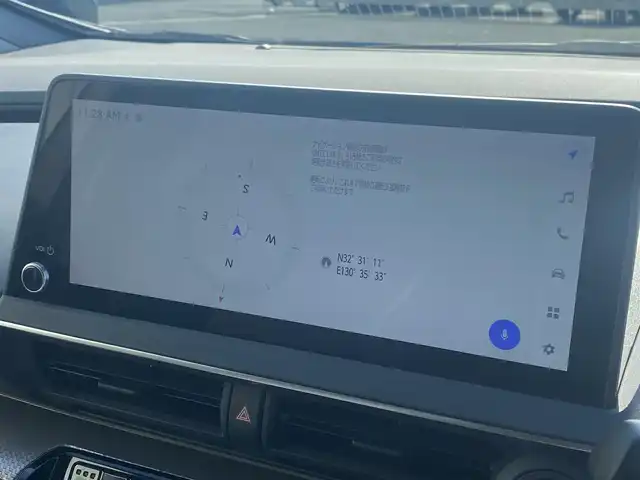 トヨタ プリウス U 熊本県 2023(令5)年 3.3万km グレー カラーコード：1M2/純正ディスプレイオーディオ/・AM/FM/USB/BT/・フルセグTV/・AppleCarPlay/AndroidAuto/バックカメラ/トヨタセーフティセンス/・レーンディパーチャーアラート/・ブラインドスポットモニター/・プリクラッシュセーフティシステム/・プロアクティブドライビングアシスト/・クリアランスソナー/・リヤクロストラフィックアラート/・後方車両接近告知/・リヤカメラディテクション/・パーキングサポートブレーキ/・安心降車アシスト/・周辺車両接近時サポート/・ロードサインアシスト/・レーダークルーズコントロール/・オートマチックハイビーム/前後コーナーセンサー/革巻きステアリング/・ステアリングリモコン/・ステアリングヒーター/オートライト/・LEDライト/ETC2.0/D/N席シートヒーター/電動格納ミラー/・ウィンカーミラー/電動サイドブレーキ/・ホールドボタン/純正フロアマット/スマートキー