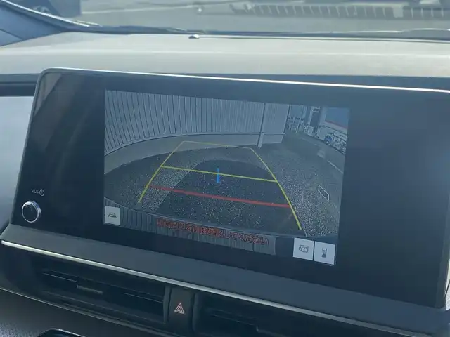 トヨタ プリウス U 熊本県 2023(令5)年 3.3万km グレー カラーコード：1M2/純正ディスプレイオーディオ/・AM/FM/USB/BT/・フルセグTV/・AppleCarPlay/AndroidAuto/バックカメラ/トヨタセーフティセンス/・レーンディパーチャーアラート/・ブラインドスポットモニター/・プリクラッシュセーフティシステム/・プロアクティブドライビングアシスト/・クリアランスソナー/・リヤクロストラフィックアラート/・後方車両接近告知/・リヤカメラディテクション/・パーキングサポートブレーキ/・安心降車アシスト/・周辺車両接近時サポート/・ロードサインアシスト/・レーダークルーズコントロール/・オートマチックハイビーム/前後コーナーセンサー/革巻きステアリング/・ステアリングリモコン/・ステアリングヒーター/オートライト/・LEDライト/ETC2.0/D/N席シートヒーター/電動格納ミラー/・ウィンカーミラー/電動サイドブレーキ/・ホールドボタン/純正フロアマット/スマートキー