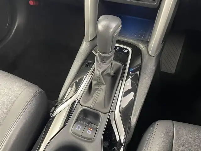 トヨタ カローラ クロス ハイブリッド Z 大分県 2022(令4)年 3.6万km アティチュードブラックマイカ 純正9インチナビ/フルセグ/Bluetooth/パノラミックビューモニター/パノラマルーフ/トヨタセーフティーセンス/ブラインドスポットモニター/パワーテールゲート/ビルトインETC/オートLEDライト/レーダークルーズコントロール/合皮ハーフレザーシート/D席パワーシート/シートヒーター/スマートキー/保証書/取扱説明書