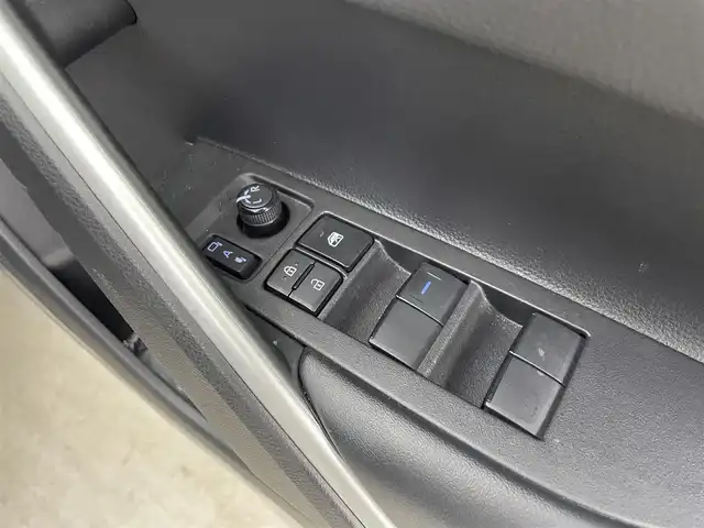 トヨタ カローラ クロス ハイブリッド Z 大分県 2022(令4)年 3.6万km アティチュードブラックマイカ 純正9インチナビ/フルセグ/Bluetooth/パノラミックビューモニター/パノラマルーフ/トヨタセーフティーセンス/ブラインドスポットモニター/パワーテールゲート/ビルトインETC/オートLEDライト/レーダークルーズコントロール/合皮ハーフレザーシート/D席パワーシート/シートヒーター/スマートキー/保証書/取扱説明書