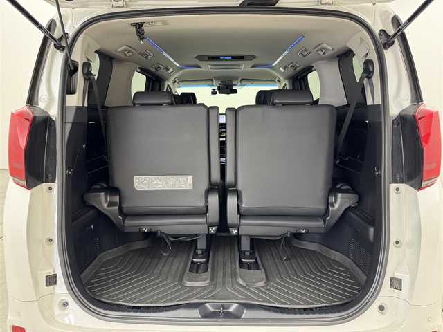 トヨタ アルファード S Cパッケージ 福岡県 2021(令3)年 5.6万km ホワイトパールクリスタルシャイン ワンオーナ　/モデリスタエアロ　/モデリスタ２０インチＡＷ　/純正１２．１型後席モニター　/純正９型ナビ　/フルセグTV/バックカメラ　/レーダークルコン　/コーナーセンサー　/セーフティセンス　/衝突軽減ブレーキ　/レーンキープ　/アクセル踏み間違い防止　/ＭＴモード付き　/ステアリングリモコン　/両側電動スライドドア　/パワーバックドア　/パワーシート　/シートメモリー　/シートベンチレーション／ヒーター　/ステアリングヒーター　/３眼ＬＥＤ