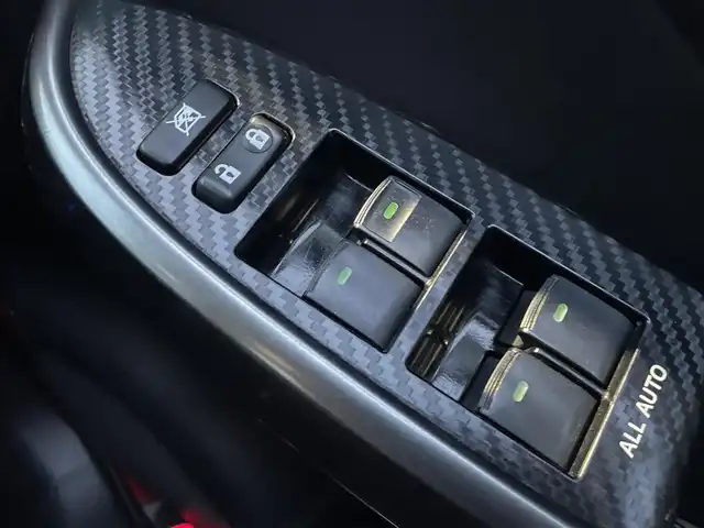 トヨタ プリウス S ツーリングセレ G’s 大阪府 2013(平25)年 9.5万km レッドマイカメタリック (株)IDOMが運営する【じしゃロン東大阪店】の自社ローン専用車両になりますこちらは現金またはオートローンご利用時の価格です。自社ローンご希望の方は別途その旨お申付け下さい/ALPINE9型車種専用SDナビ【EX009V】/ALPINEフリップダウンモニター/バックカメラ/クルーズコントロール/ETC/G’S専用18インチアルミ/社外マフラー/スマートキー＆プッシュスタート/HIDライト/トノカバー/オートリトラクタブルサイドミラー/スペアスマートキー