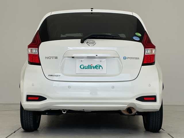 日産 ノート e－パワー メダリスト 愛知県 2018(平30)年 2.7万km ブリリアントホワイトパール 純正ナビ　SDカードなし/全方位カメラ/クルーズコントロール/バックカメラ/純正アルミホイール/ETC/レーンキープアシスト/ドライブレコーダー/ステアリングスイッチ/スマートキー/プッシュスタート