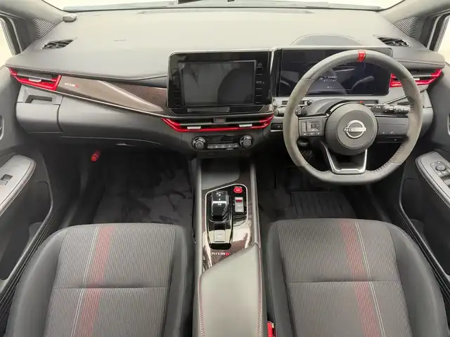 日産 オーラ ニスモ 兵庫県 2022(令4)年 3.6万km ピュアホワイトパール 純正メモリナビ(CD/DVD/Bluetooth/フルセグ)/アラウンドビューモニター/前後コーナーセンサー/ブラインドスポットモニター/レーンキープアシスト/前後ドライブレコーダー/オートライト/オートマチックハイビーム/ビルトインETC/ハーフレザーシート/純正17インチアルミホイール/純正フロアマット/スマートキー/スペアキー/LEDヘッドライト/標識検知