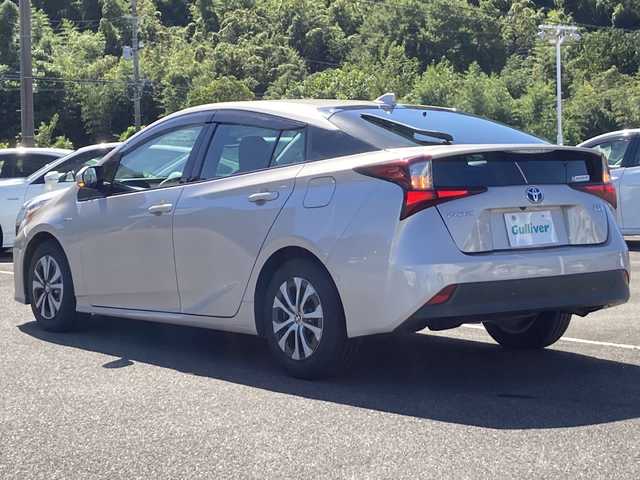 トヨタ プリウス A 佐賀県 2019(平31)年 4.8万km スティールブロンドM 純正9インチナビ/バックカメラ/プリクラッシュセーフティ/レーンディパーチャーアラート/オートハイビーム/アダプティブクルーズコントロール/パーキングアシスト/クリアランスソナー/ブラインドスポットモニター/リアクロストラフィックアラート/ヘッドアップディスプレイ/パワーシート/プッシュスタート/スマートキー/LEDヘッドライト/フォグライト/純正アルミホイール