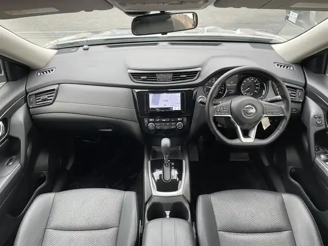 日産 エクストレイル 20X 東京都 2017(平29)年 6.9万km ダークメタルグレー 社外ナビ　/バックカメラ　/Ｂｌｕｅｔｏｏｔｈ　/電動リアゲート　/ドアミラーヒーター　/ＥＴＣ　/純正アルミホイール　/４WD　/エンジンスタートボタン　/ABS　/ダウンヒルアシストコントロール　/ステアリングスイッチ/オートライト