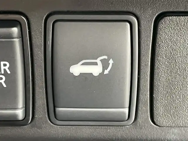 日産 エクストレイル 20X 東京都 2017(平29)年 6.9万km ダークメタルグレー 社外ナビ　/バックカメラ　/Ｂｌｕｅｔｏｏｔｈ　/電動リアゲート　/ドアミラーヒーター　/ＥＴＣ　/純正アルミホイール　/４WD　/エンジンスタートボタン　/ABS　/ダウンヒルアシストコントロール　/ステアリングスイッチ/オートライト