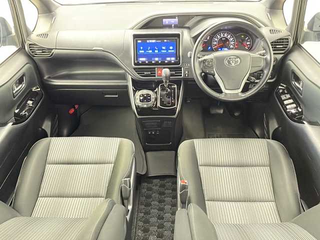 トヨタ ヴォクシー ZS 煌Ⅱ 新潟県 2020(令2)年 5.7万km ブラック 純正９インチメモリナビ(NSZT-Y68T)/フリップダウンモニター/フルセグTV/ビルトインETC/両側パワースライドドア/スマートキー/クルーズコントロール/スマートキー/LEDヘッドライト/両側パワースライドドア/レーンキープアシスト/アイドリングストップ/取扱説明書
