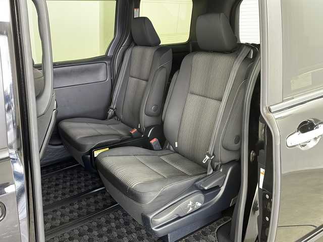 トヨタ ヴォクシー ZS 煌Ⅱ 新潟県 2020(令2)年 5.7万km ブラック 純正９インチメモリナビ(NSZT-Y68T)/フリップダウンモニター/フルセグTV/ビルトインETC/両側パワースライドドア/スマートキー/クルーズコントロール/スマートキー/LEDヘッドライト/両側パワースライドドア/レーンキープアシスト/アイドリングストップ/取扱説明書