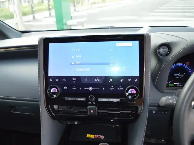 トヨタ アルファードハイブリット Z 栃木県 2024(令6)年 3.4万km ブラック ワンオーナー/Toyota　Safety Sense/[プリクラッシュセーフティ/レーントレーシングアシスト/レーンディパーチャーアラート/アダプティブハイビームシステム/オートマチックハイビーム/ロードサインアシスト/ドライバー異常時対応システム/発進遅れ告知機能/プロアクティブドライビングアシスト/緊急時操舵支援/フロントクロストラフィックアラート/レーンチェンジアシスト]/レーダークルーズコントロール/ヘッドアップディスプレイ/ブラインドスポットモニター/コーナーセンサー/純正14インチディスプレイオーディオ(ナビ付)/[フルセグ/AM/FM/BT/USB/Miracast/MDMI]/オートライト/三眼LEDヘッドライト/フォグランプ/パノラミックビューモニター/パワーシート[前席/2nd]/シートヒーター[前席/2nd]/シートベンチレーション[前席/2nd]/オットマン[2nd]/シートエアコン/パワーバックドア/ユニバーサルステップ/ビルトインETC2.0/ドライブレコーダー[前後]/置くだけ充電/デジタルインナーミラー/100v電源/スマートスペアキー×1/取扱説明書/保証書