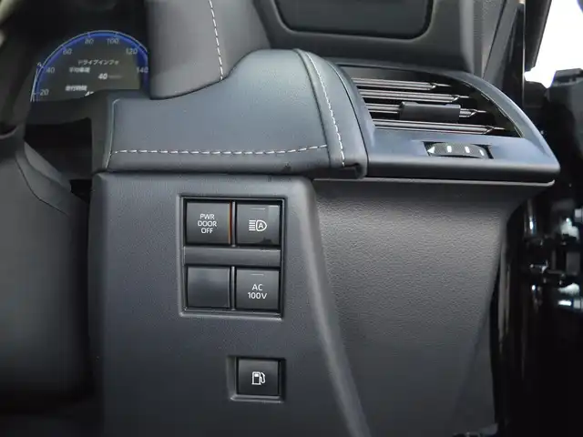 トヨタ アルファードハイブリット Z 栃木県 2024(令6)年 3.4万km ブラック ワンオーナー/Toyota　Safety Sense/[プリクラッシュセーフティ/レーントレーシングアシスト/レーンディパーチャーアラート/アダプティブハイビームシステム/オートマチックハイビーム/ロードサインアシスト/ドライバー異常時対応システム/発進遅れ告知機能/プロアクティブドライビングアシスト/緊急時操舵支援/フロントクロストラフィックアラート/レーンチェンジアシスト]/レーダークルーズコントロール/ヘッドアップディスプレイ/ブラインドスポットモニター/コーナーセンサー/純正14インチディスプレイオーディオ(ナビ付)/[フルセグ/AM/FM/BT/USB/Miracast/MDMI]/オートライト/三眼LEDヘッドライト/フォグランプ/パノラミックビューモニター/パワーシート[前席/2nd]/シートヒーター[前席/2nd]/シートベンチレーション[前席/2nd]/オットマン[2nd]/シートエアコン/パワーバックドア/ユニバーサルステップ/ビルトインETC2.0/ドライブレコーダー[前後]/置くだけ充電/デジタルインナーミラー/100v電源/スマートスペアキー×1/取扱説明書/保証書