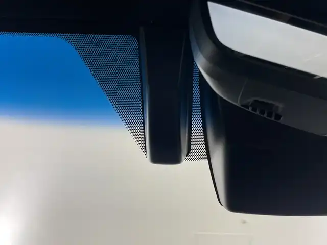 トヨタ ハリアー Z レザーパッケージ 愛知県 2020(令2)年 4.9万km プレシャスブラックパール 禁煙車/純正12.3インチナビ/（AM/FM/フルセグTV/Bluetooth/USB)/全方位カメラ/JBLサウンド/トヨタセーフティセンス/・プリクラッシュセーフティ/・レーントレーシングアシスト/・レーンディパーチャーアラート/・レーダークルーズコントロール/・アダプティブハイビームシステム/・ロードサインアシスト/・プロアクティブドライビングアシスト/・パーキングサポートブレーキ/・発進遅れ告知機能/・ブラインドスポットモニター/ヘッドアップディスプレイ/デジタルインナーミラー/ETC2.0/ドライブレコーダー/本革シート/シートベンチレーション/シートヒーター/パワーシート/メモリシート/ステアリングヒーター/パワーバックドア/純正19インチアルミホイール/LEDヘッドライト/フロントフォグランプ/オートライト/スマートキー/プッシュスタート/横滑り防止装置/純正フロアマット/オートホールド/電子パーキングブレーキ