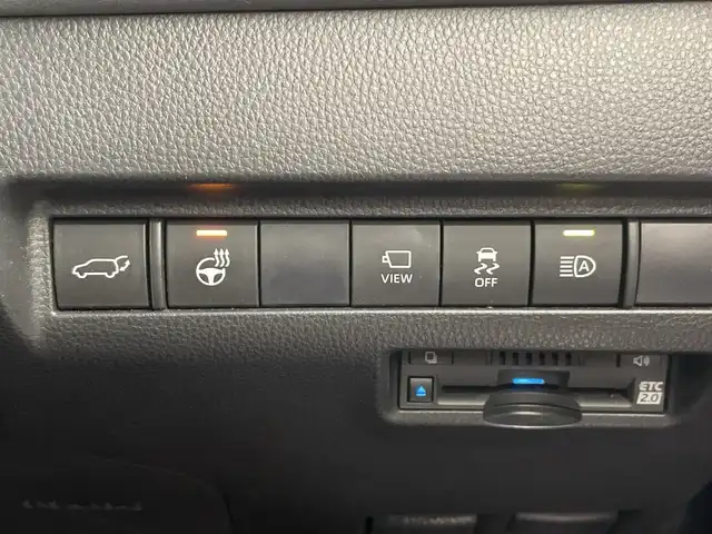 トヨタ ハリアー Z レザーパッケージ 愛知県 2020(令2)年 4.9万km プレシャスブラックパール 禁煙車/純正12.3インチナビ/（AM/FM/フルセグTV/Bluetooth/USB)/全方位カメラ/JBLサウンド/トヨタセーフティセンス/・プリクラッシュセーフティ/・レーントレーシングアシスト/・レーンディパーチャーアラート/・レーダークルーズコントロール/・アダプティブハイビームシステム/・ロードサインアシスト/・プロアクティブドライビングアシスト/・パーキングサポートブレーキ/・発進遅れ告知機能/・ブラインドスポットモニター/ヘッドアップディスプレイ/デジタルインナーミラー/ETC2.0/ドライブレコーダー/本革シート/シートベンチレーション/シートヒーター/パワーシート/メモリシート/ステアリングヒーター/パワーバックドア/純正19インチアルミホイール/LEDヘッドライト/フロントフォグランプ/オートライト/スマートキー/プッシュスタート/横滑り防止装置/純正フロアマット/オートホールド/電子パーキングブレーキ