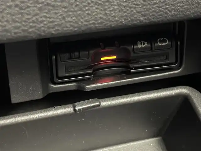 日産 セレナ ハイウェイスター 群馬県 2016(平28)年 7.2万km ブリリアントホワイトパール フリップダウンモニター　純正７インチナビ　プロパイロット　アラウンドビューモニター　両側パワースライドドア　ＬＥＤライト　純正１６インチＡＷ　ステアリングリモコン　パーキングアシスト　ＥＴＣ　禁煙車