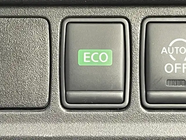 日産 セレナ ハイウェイスター 群馬県 2016(平28)年 7.2万km ブリリアントホワイトパール フリップダウンモニター　純正７インチナビ　プロパイロット　アラウンドビューモニター　両側パワースライドドア　ＬＥＤライト　純正１６インチＡＷ　ステアリングリモコン　パーキングアシスト　ＥＴＣ　禁煙車