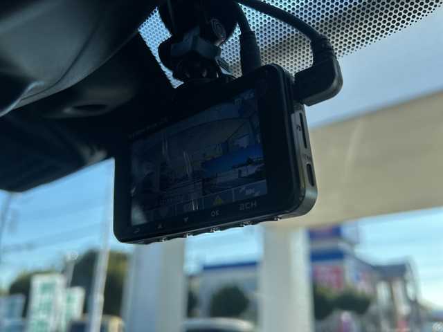 日産 ノート e－パワー X 東京都 2018(平30)年 4.2万km ブリリアントホワイトパール ワンオーナー/スマート・ルームミラー/純正メモリーナビ/アラウンドビューモニター/フルセグテレビ/ETC/プッシュスタート/純正１５インチアルミ/保証書/取説書