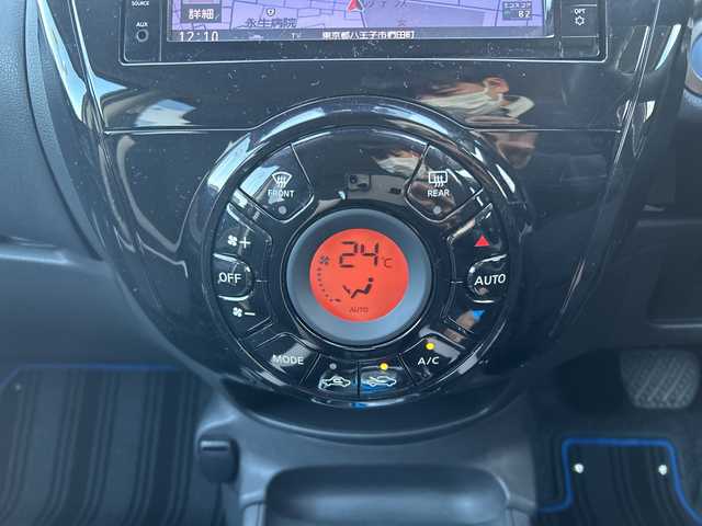 日産 ノート e－パワー X 東京都 2018(平30)年 4.2万km ブリリアントホワイトパール ワンオーナー/スマート・ルームミラー/純正メモリーナビ/アラウンドビューモニター/フルセグテレビ/ETC/プッシュスタート/純正１５インチアルミ/保証書/取説書