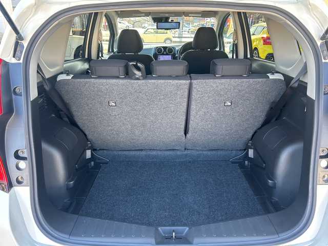 日産 ノート e－パワー X 東京都 2018(平30)年 4.2万km ブリリアントホワイトパール ワンオーナー/スマート・ルームミラー/純正メモリーナビ/アラウンドビューモニター/フルセグテレビ/ETC/プッシュスタート/純正１５インチアルミ/保証書/取説書