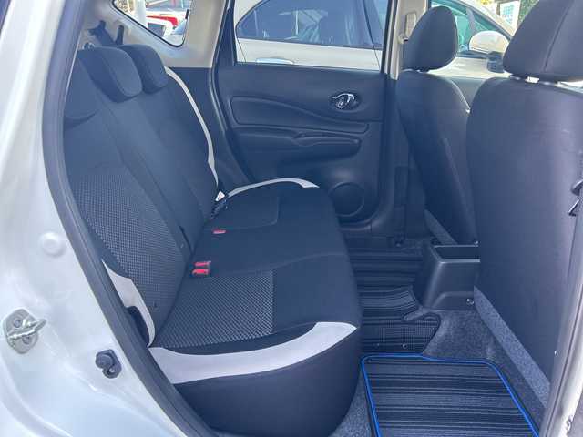 日産 ノート e－パワー X 東京都 2018(平30)年 4.2万km ブリリアントホワイトパール ワンオーナー/スマート・ルームミラー/純正メモリーナビ/アラウンドビューモニター/フルセグテレビ/ETC/プッシュスタート/純正１５インチアルミ/保証書/取説書