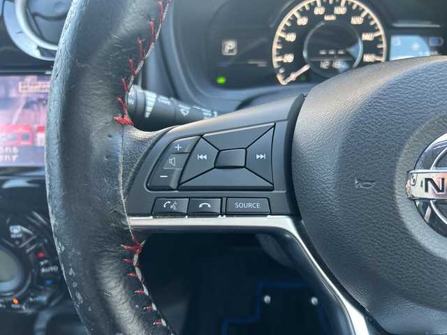 日産 ノート e－パワー X 東京都 2018(平30)年 4.2万km ブリリアントホワイトパール ワンオーナー/スマート・ルームミラー/純正メモリーナビ/アラウンドビューモニター/フルセグテレビ/ETC/プッシュスタート/純正１５インチアルミ/保証書/取説書