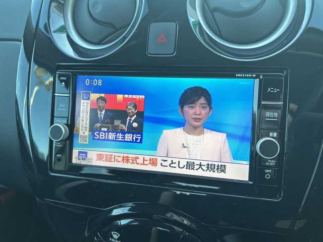 日産 ノート e－パワー X 東京都 2018(平30)年 4.2万km ブリリアントホワイトパール ワンオーナー/スマート・ルームミラー/純正メモリーナビ/アラウンドビューモニター/フルセグテレビ/ETC/プッシュスタート/純正１５インチアルミ/保証書/取説書