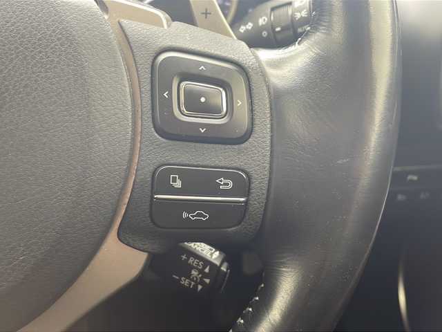レクサス ＮＸ 300h バージョンL 沖縄県 2016(平28)年 8.2万km ソニッククォーツ 純正１０．３型ナビ　/プリクラッシュセーフティ　/バックカメラ　/ドライブレコーダー　/本革シート　/三眼ＬＥＤヘッドライト　/フルセグＴＶ　/Ｂｌｕｅｔｏｏｔｈ　/パワーシート　/レーダークルーズコントロール　/ＥＴＣ