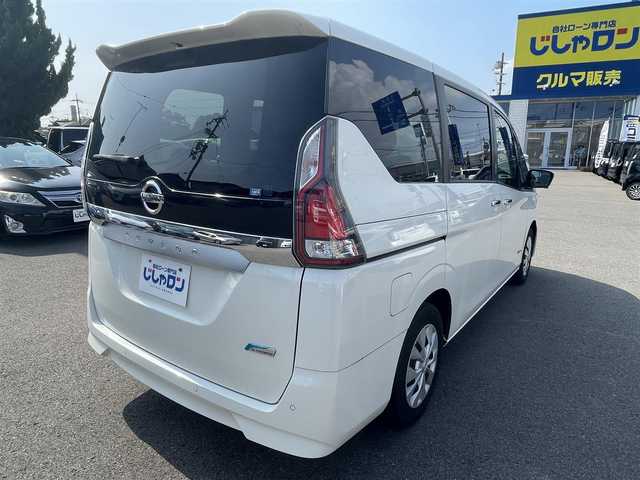 日産 セレナ X 和歌山県 2017(平29)年 9万km ブリリアントホワイトパール (株)IDOMが運営する【じしゃロン和歌山店】の自社ローン専用車両になります。こちらは現金またはオートローンご利用時の価格です。自社ローンご希望の方は別途その旨お申付け下さい/純正ナビ(BT/CD/AM/FM/フルセグ)/バックカラ/全方位カメラ/クルーズコントロール/両側パワースライドドア/コーナーセンサー前後/衝突被害軽減システム/前ドラレコ/スペアキー/オートハロゲンライト/ETC/ウインカーミラー/電格ミラー