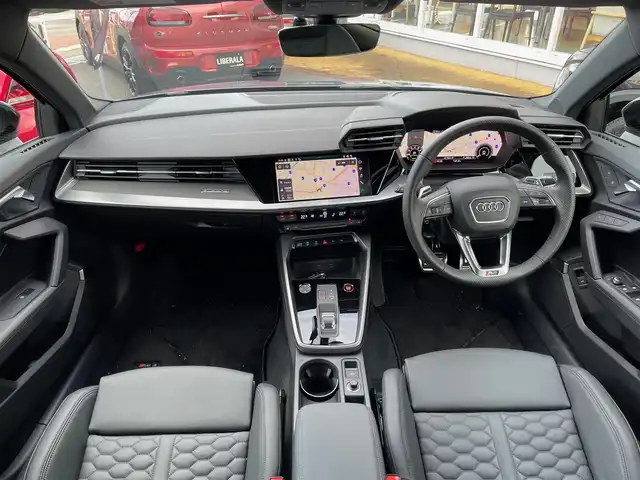 アウディ アウディ ＲＳ３ スポーツバック 山梨県 2023(令5)年 0.8万km グレーＭ 当店買取 /ワンオーナー /黒革 /シートヒーター　/マトリクスLED /Aハイビーム /ドライブセレクト /ACC /LKA /バーチャルCP /Pバックドア /フットオープナー /純正前後ドラレコ /純正HDDナビ /AppleCarPlay /AndroidAuto