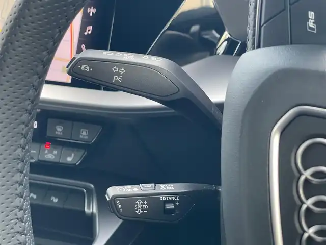 アウディ アウディ ＲＳ３ スポーツバック 山梨県 2023(令5)年 0.8万km グレーＭ 当店買取 /ワンオーナー /黒革 /シートヒーター　/マトリクスLED /Aハイビーム /ドライブセレクト /ACC /LKA /バーチャルCP /Pバックドア /フットオープナー /純正前後ドラレコ /純正HDDナビ /AppleCarPlay /AndroidAuto