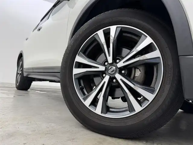 日産 エクストレイル 20Xi レザーエディション 福岡県 2020(令2)年 6.6万km ブリリアントホワイトパール パノラミックガラスルーフ　/純正９型ナビ／フルセグTV　/全方位カメラ　/インテリジェントルームミラー　/ＥＴＣ　/前方ドラレコ　/プロパイロット　/コーナーセンサー　/エマージェンシーブレーキ　/レーンキープ　/パワーバックドア　/シートヒーター　/ヒーテッドドアミラー　/パワーシート　/純正１８インチアルミホイール　/ＬＥＤヘッドライト