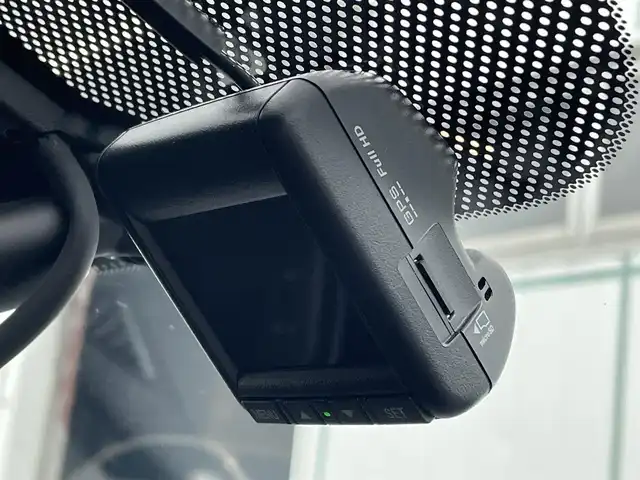 ホンダ シビック ハッチバック 山梨県 2017(平29)年 5.2万km クリスタルブラックパール 純正SDナビ/Bluetooth接続/ワンセグTV/バックカメラ/ETC/前席シートヒーター/アイドリングストップ/クルーズコントロール/ステアリングスイッチ/ドアバイザー/シートカバー/社外17インチホイール/スペアキー1本/取扱説明書/保証書