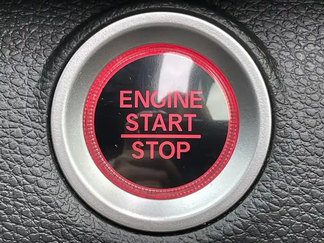 ホンダ シビック ハッチバック 山梨県 2017(平29)年 5.2万km クリスタルブラックパール 純正SDナビ/Bluetooth接続/ワンセグTV/バックカメラ/ETC/前席シートヒーター/アイドリングストップ/クルーズコントロール/ステアリングスイッチ/ドアバイザー/シートカバー/社外17インチホイール/スペアキー1本/取扱説明書/保証書