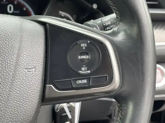 ホンダ シビック ハッチバック 山梨県 2017(平29)年 5.2万km クリスタルブラックパール 純正SDナビ/Bluetooth接続/ワンセグTV/バックカメラ/ETC/前席シートヒーター/アイドリングストップ/クルーズコントロール/ステアリングスイッチ/ドアバイザー/シートカバー/社外17インチホイール/スペアキー1本/取扱説明書/保証書