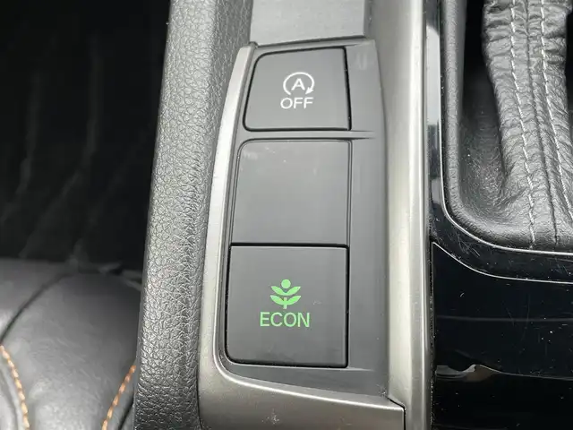 ホンダ シビック ハッチバック 山梨県 2017(平29)年 5.2万km クリスタルブラックパール 純正SDナビ/Bluetooth接続/ワンセグTV/バックカメラ/ETC/前席シートヒーター/アイドリングストップ/クルーズコントロール/ステアリングスイッチ/ドアバイザー/シートカバー/社外17インチホイール/スペアキー1本/取扱説明書/保証書