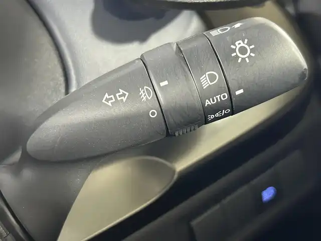 トヨタ アクア Z 佐賀県 2022(令4)年 2.6万km プラチナホワイトパールマイカ 純正10インチディスプレイオーディオ/FM/AM/BT/USB/HDMI/フルセグTV/トヨタセーフティセンス/レーダークルーズコントロール/レーントレーシングアシスト/オートマチックハイビーム/ロードサインアシスト/コーナーセンサー/モデリスタエアロ/バックカメラ/ハーフレザーシート/パワーシート /シートヒーター/ステアリングヒーター/コーナーセンサー/純正16インチアルミホイール/LEDヘッドライト/フォグランプ /スマートキー/ビルドインETC